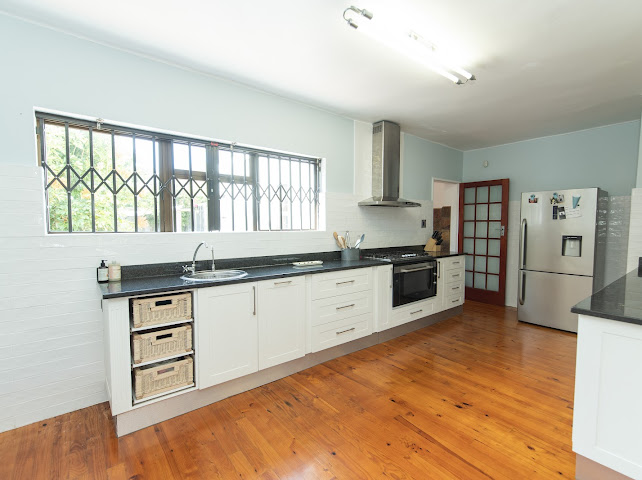 5 Bedroom Property for Sale in Summerstrand Eastern Cape